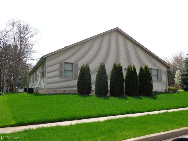 239 Aspen Drive, Dover, OH 44622 Photo 8