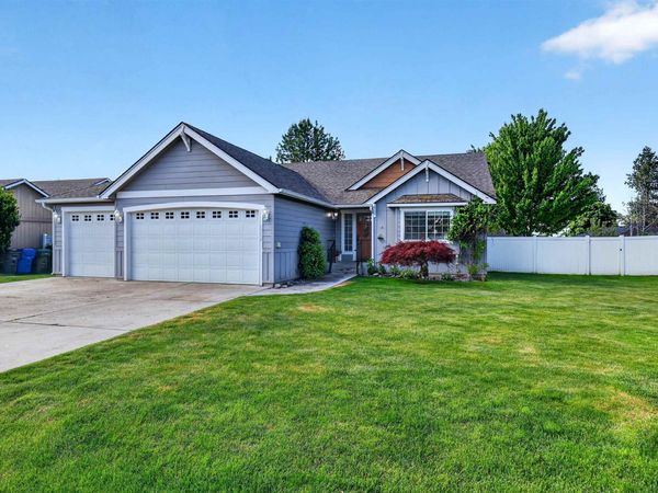 1712 E 2ND St, Deer Park, WA 99006