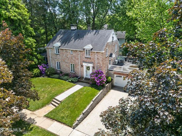 3405 Pelham Road , Ottawa Hills, OH 43606