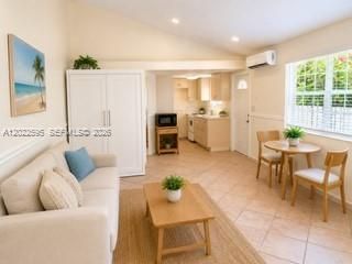 326 Polk St , Unit 2, Hollywood, FL 33019 Photo