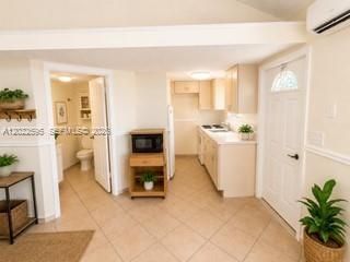 326 Polk St , Unit 2, Hollywood, FL 33019 Photo