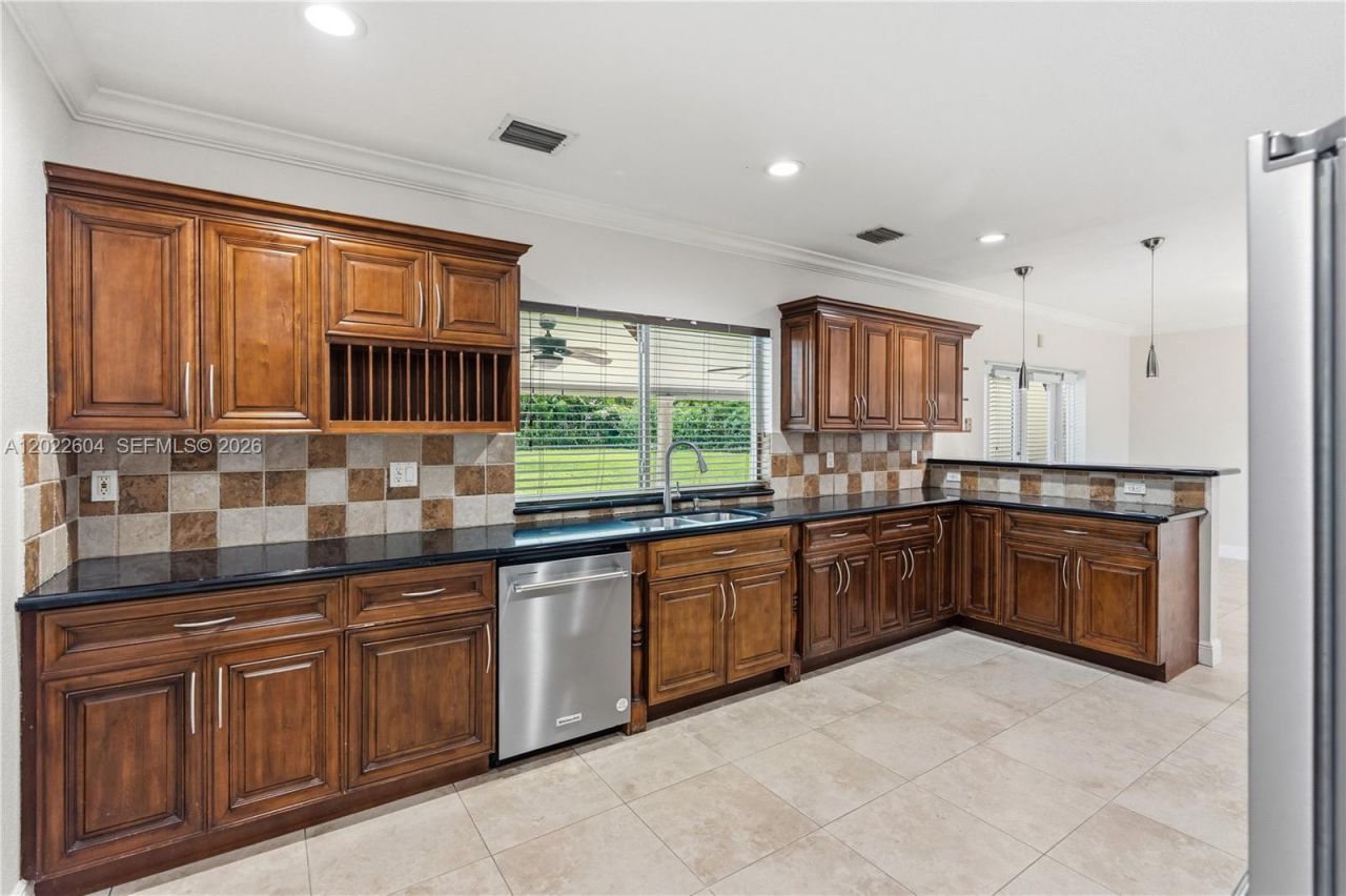 6801 SW 102nd Ave, Miami, FL 33173 Photo