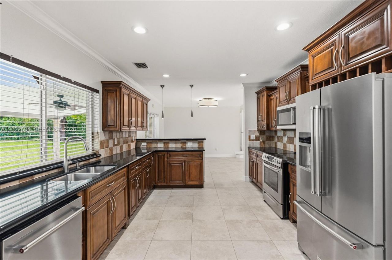 6801 SW 102nd Ave, Miami, FL 33173 Photo