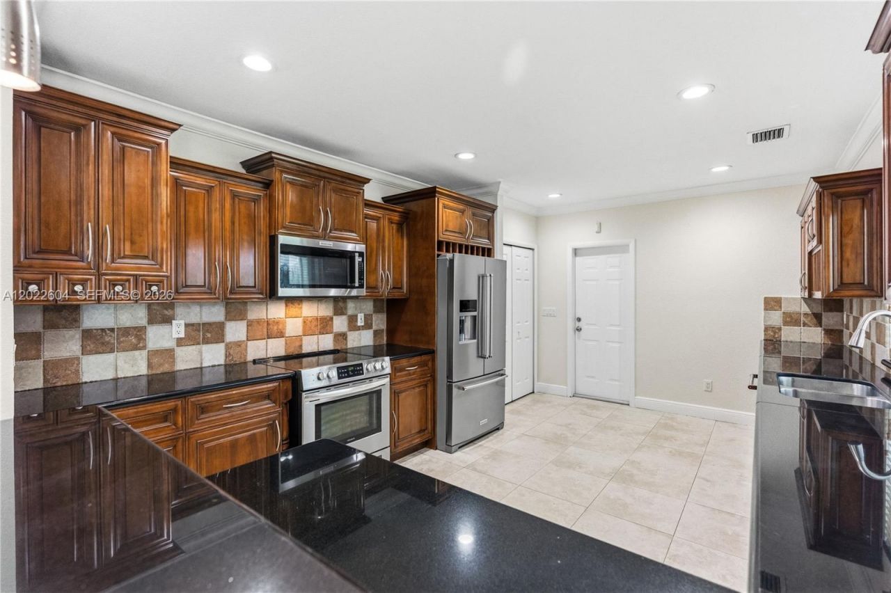 6801 SW 102nd Ave, Miami, FL 33173 Photo