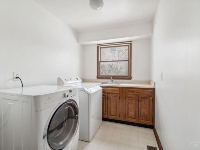 7489 Fitzroy Court, West Chester, OH 45241 Photo 19