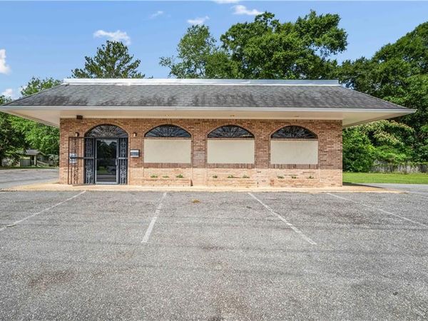 663 Stanton Road , Mobile, AL 36617