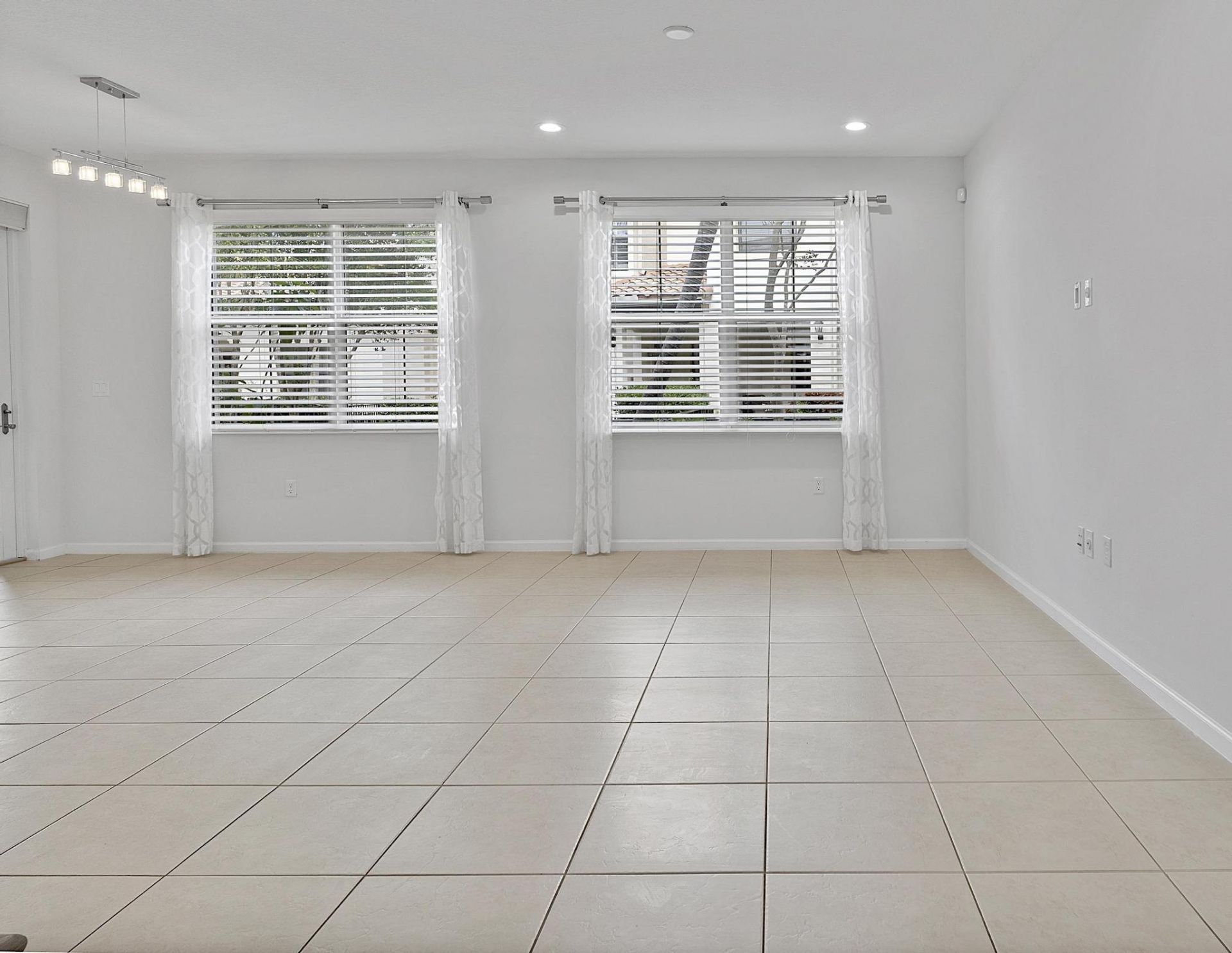 3330 NW 124th Way, Sunrise, FL 33323 Photo