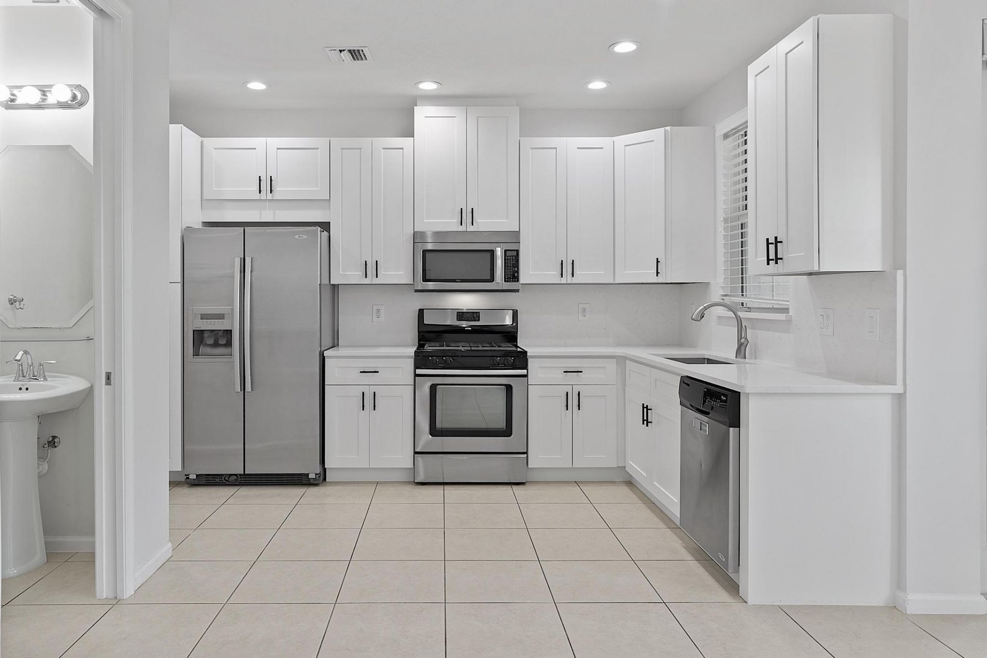 3330 NW 124th Way, Sunrise, FL 33323 Photo
