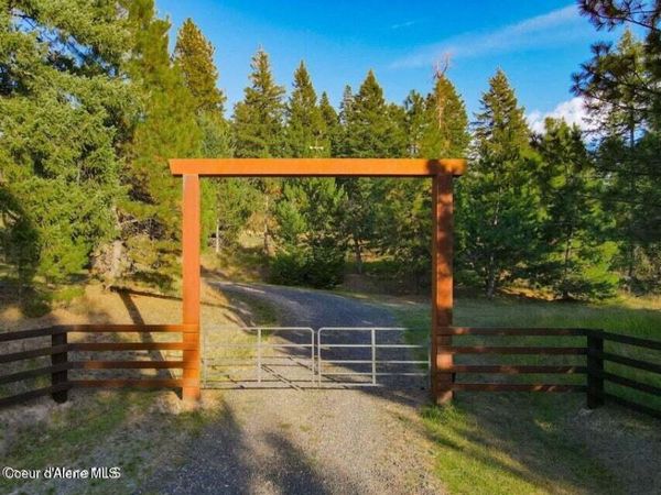 5758 E Burma Rd , Harrison, ID 83833