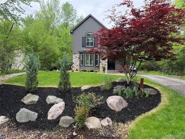 5589 Loveland Street, West Bloomfield Twp, MI 48322