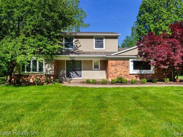 20973 Westfarm Lane, Farmington Hills, MI 48167