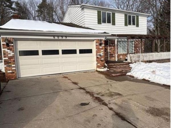 6099 Brookwood Drive , Burton, MI 48509