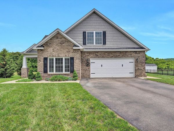 635 Spring Grove DR , Vinton, VA 24179