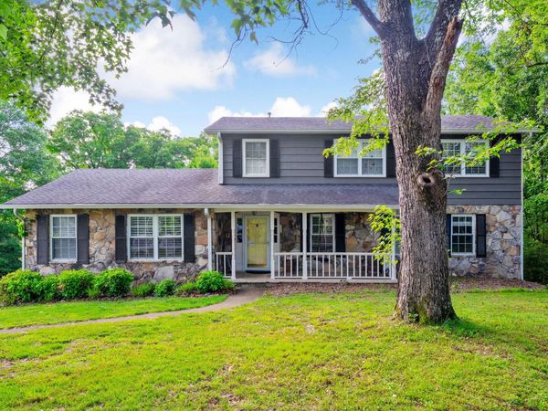 817 Fox Chase Lane, Hixson, TN 37343