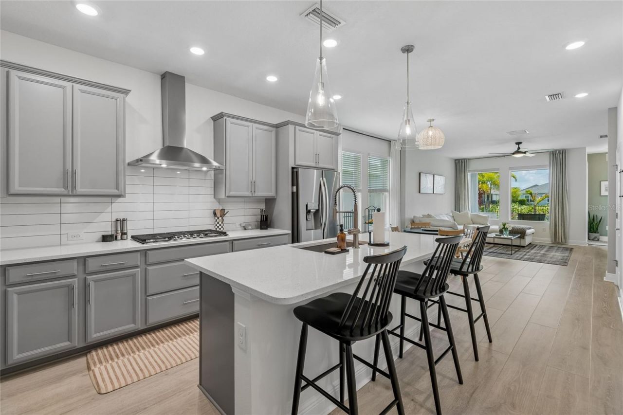 5722 Silver Sun Dr, Apollo Beach, FL 33572 Photo