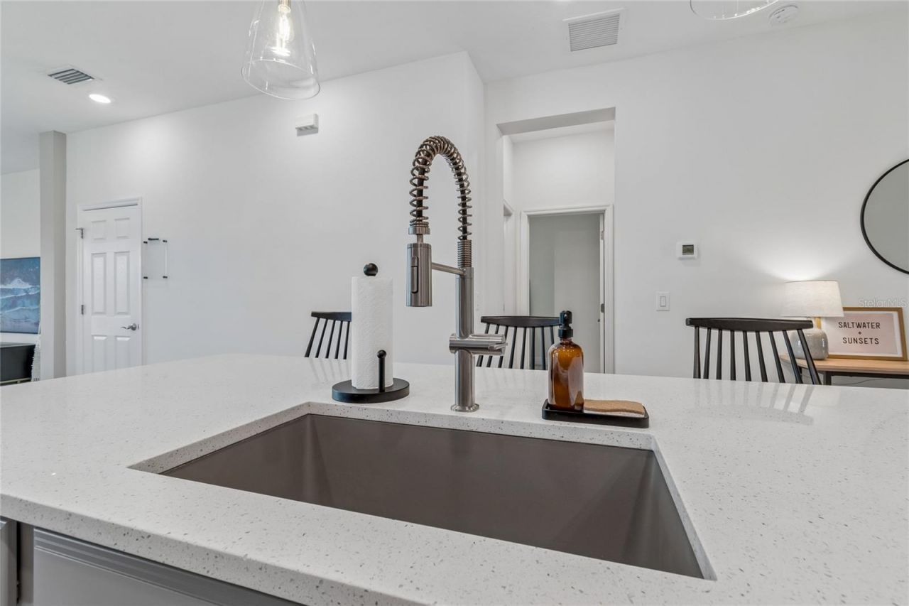 5722 Silver Sun Dr, Apollo Beach, FL 33572 Photo