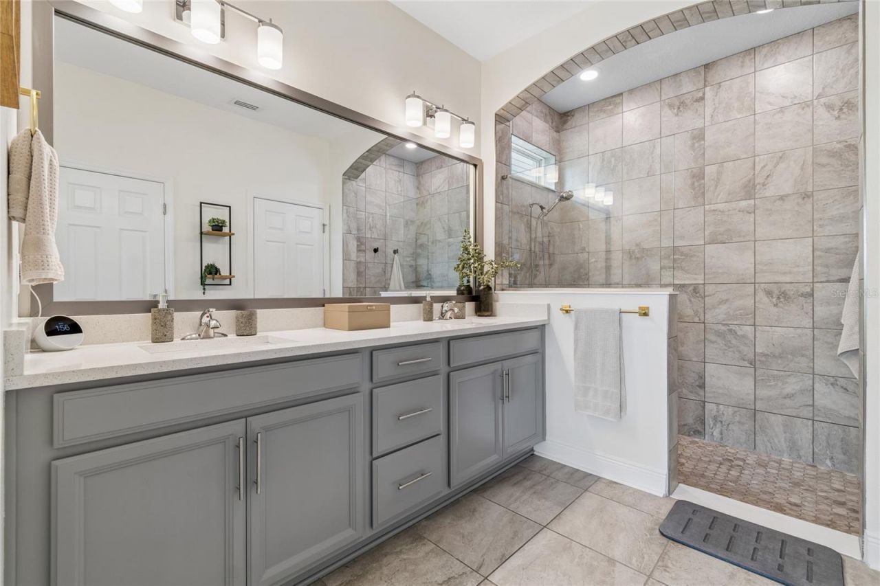 5722 Silver Sun Dr, Apollo Beach, FL 33572 Photo