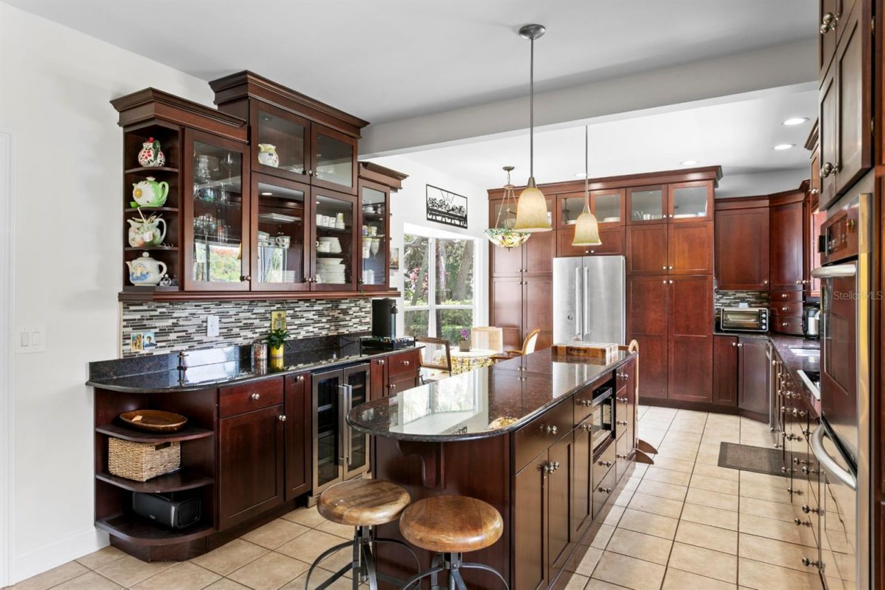 4521 W Watrous Avenue , Tampa, FL 33629 Photo