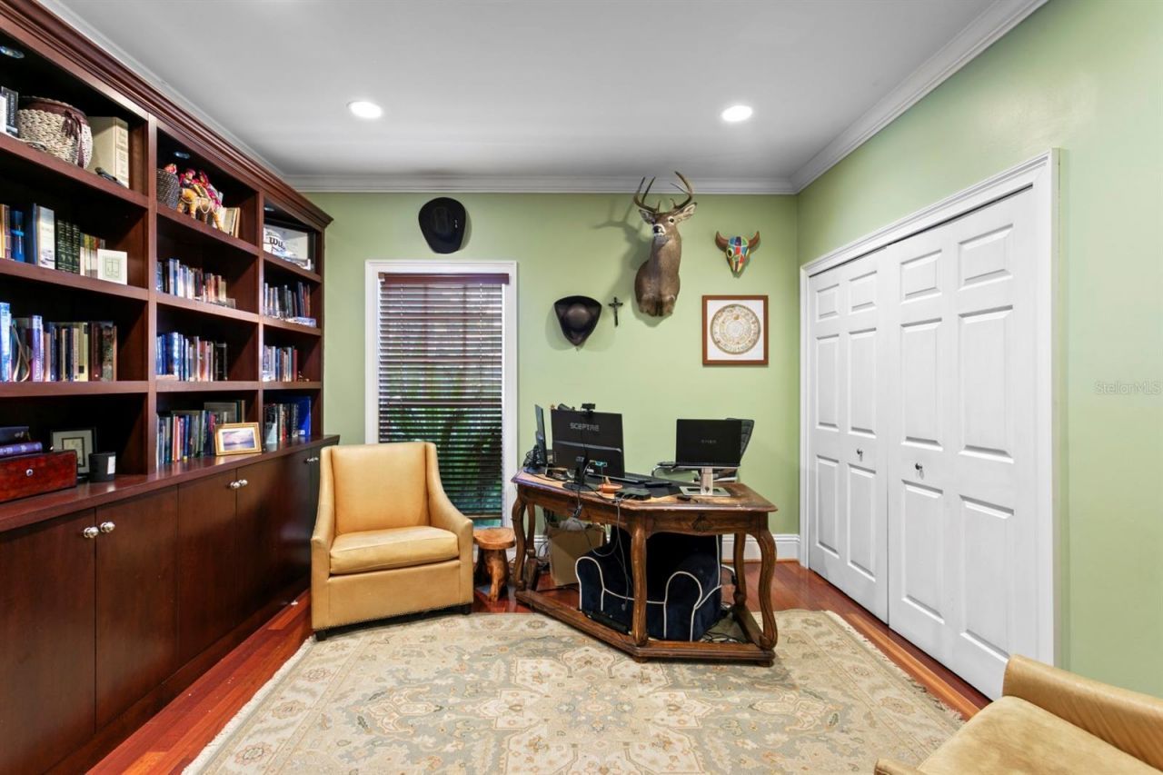 4521 W Watrous Avenue , Tampa, FL 33629 Photo