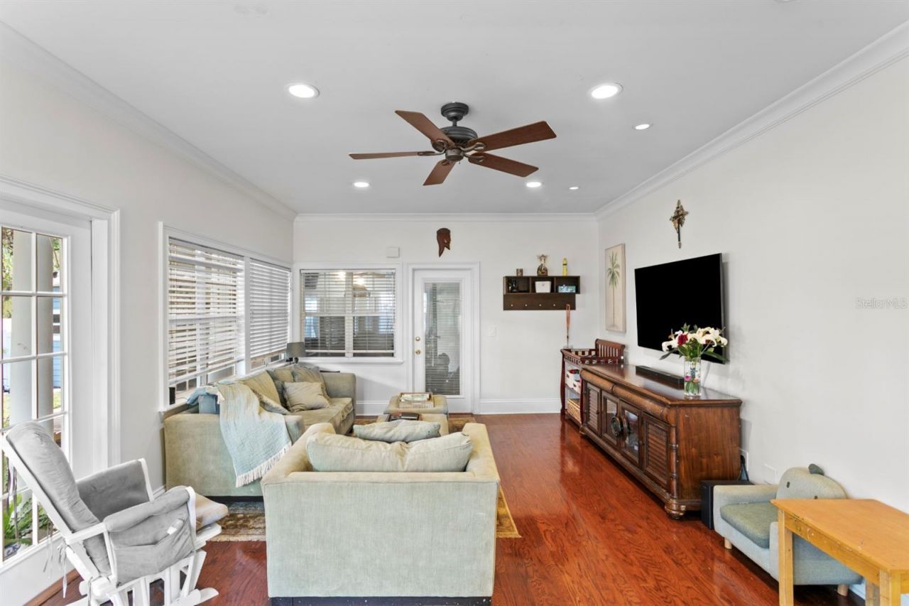 4521 W Watrous Avenue , Tampa, FL 33629 Photo