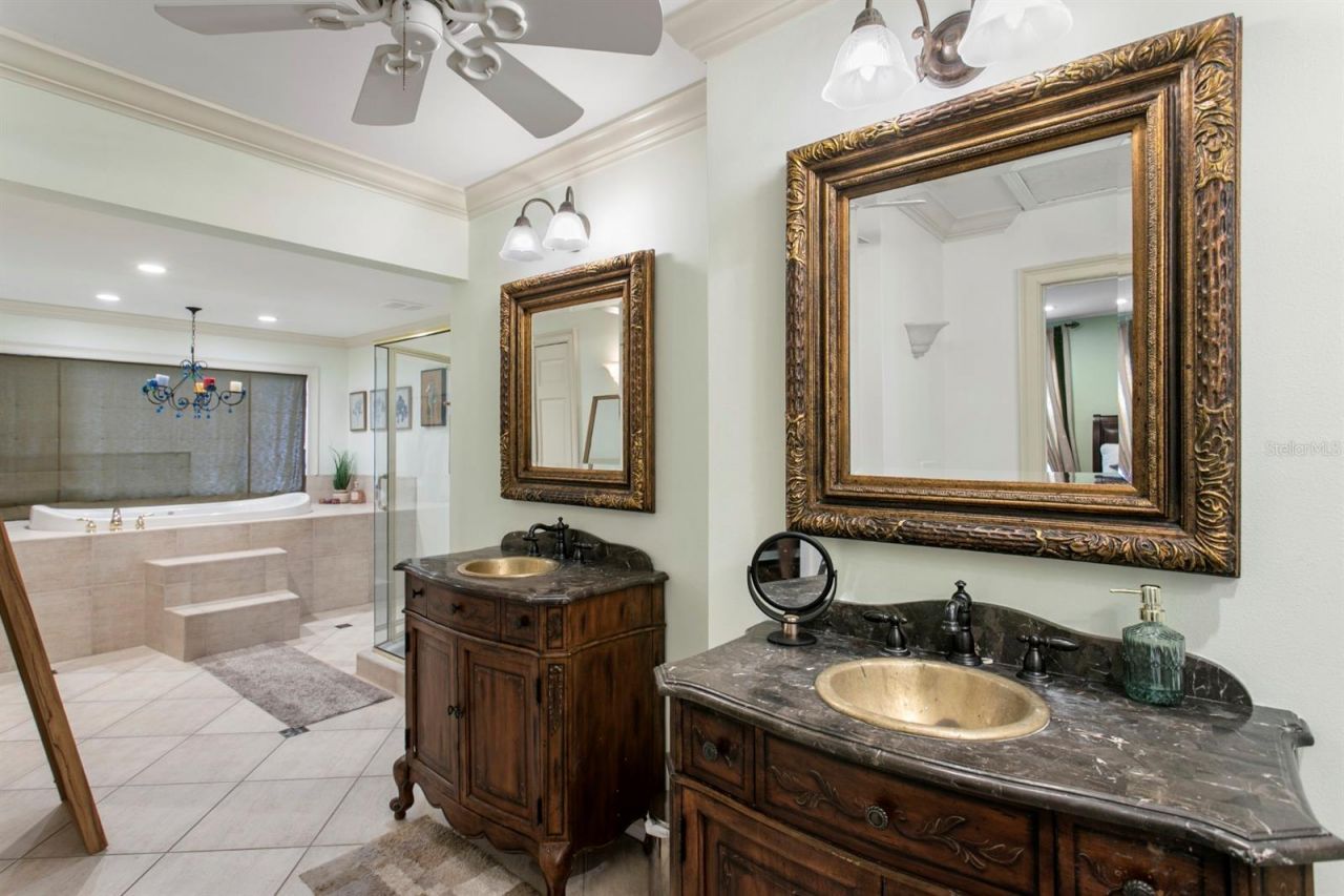 4521 W Watrous Avenue , Tampa, FL 33629 Photo