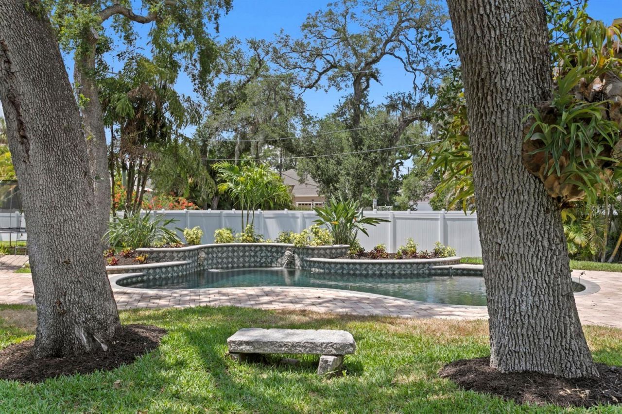 4521 W Watrous Avenue , Tampa, FL 33629 Photo