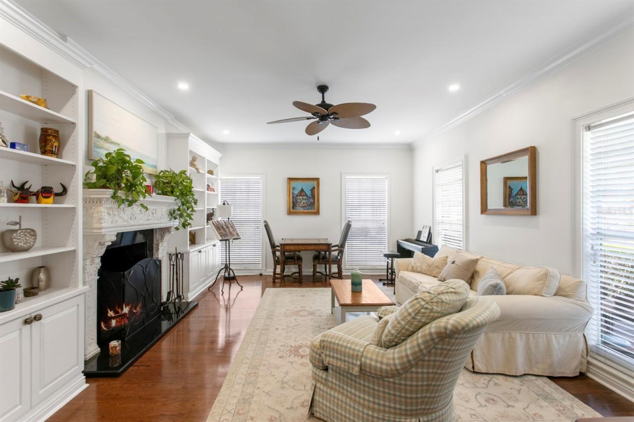 4521 W Watrous Avenue , Tampa, FL 33629 Photo