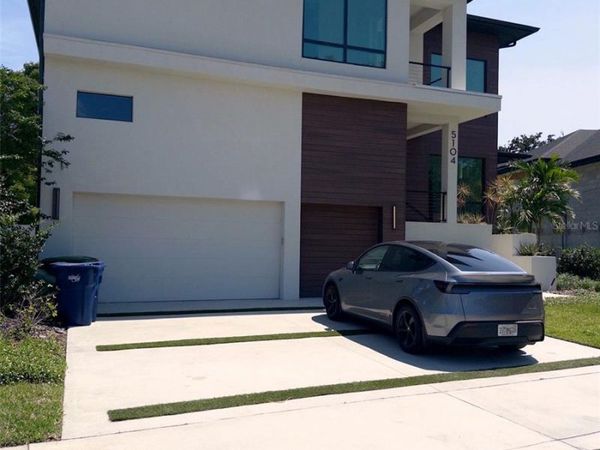 5104 W EVELYN DRIVE, TAMPA, FL 33609