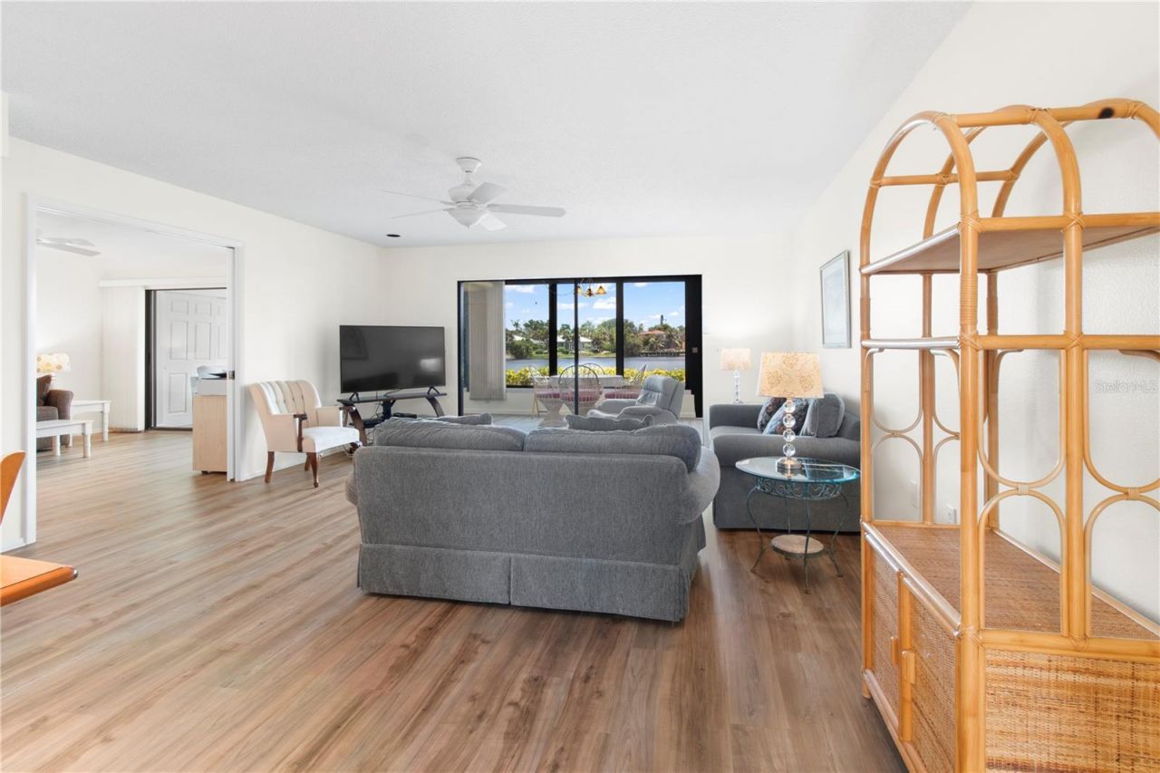 220 Lakewood Drive , Bradenton, FL 34210 Photo