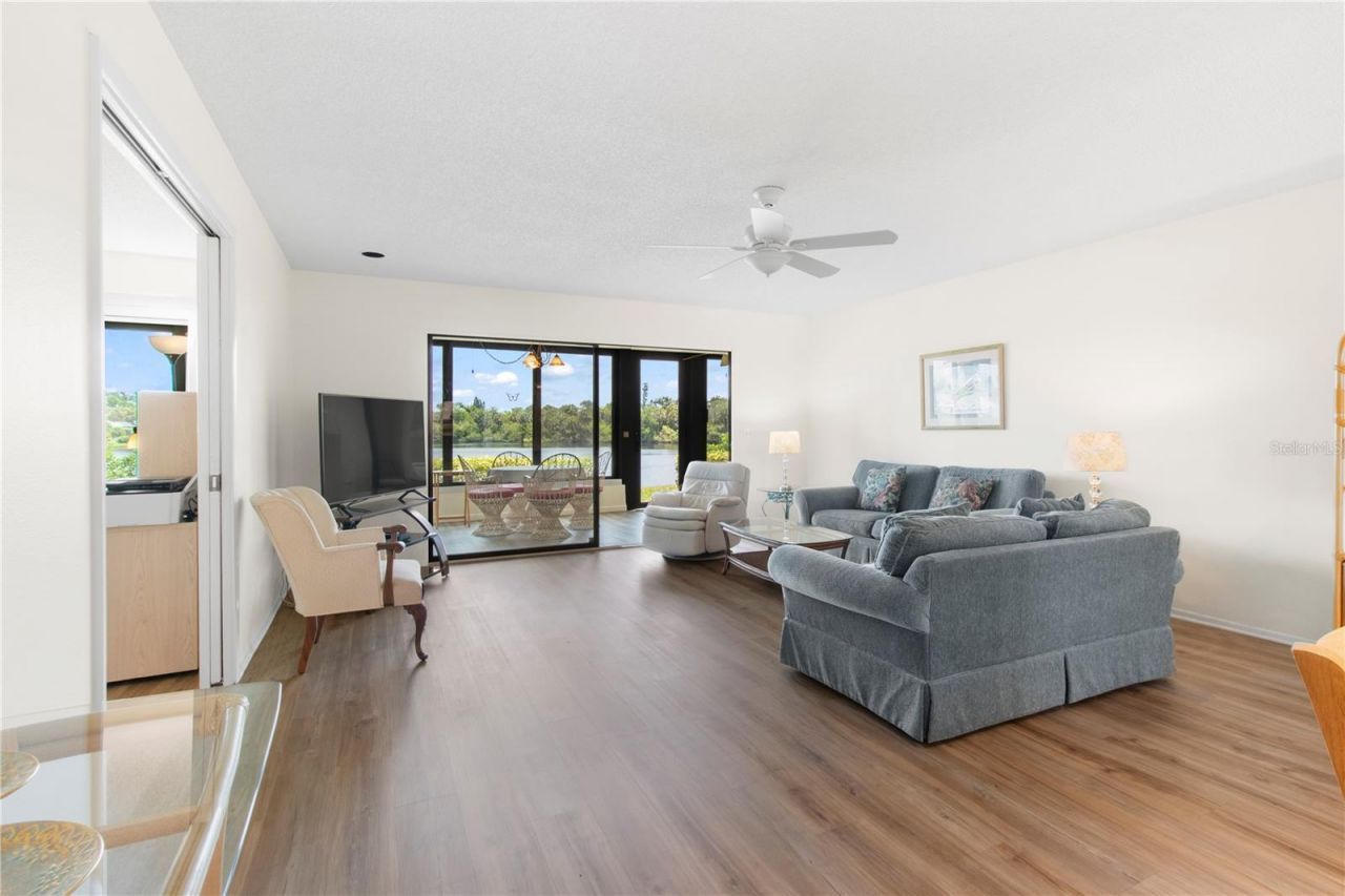 220 Lakewood Drive , Bradenton, FL 34210 Photo