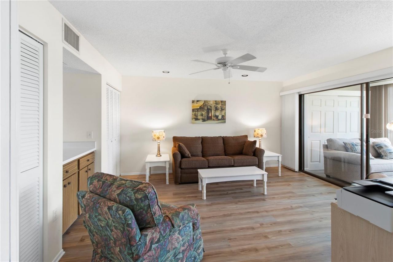 220 Lakewood Drive , Bradenton, FL 34210 Photo