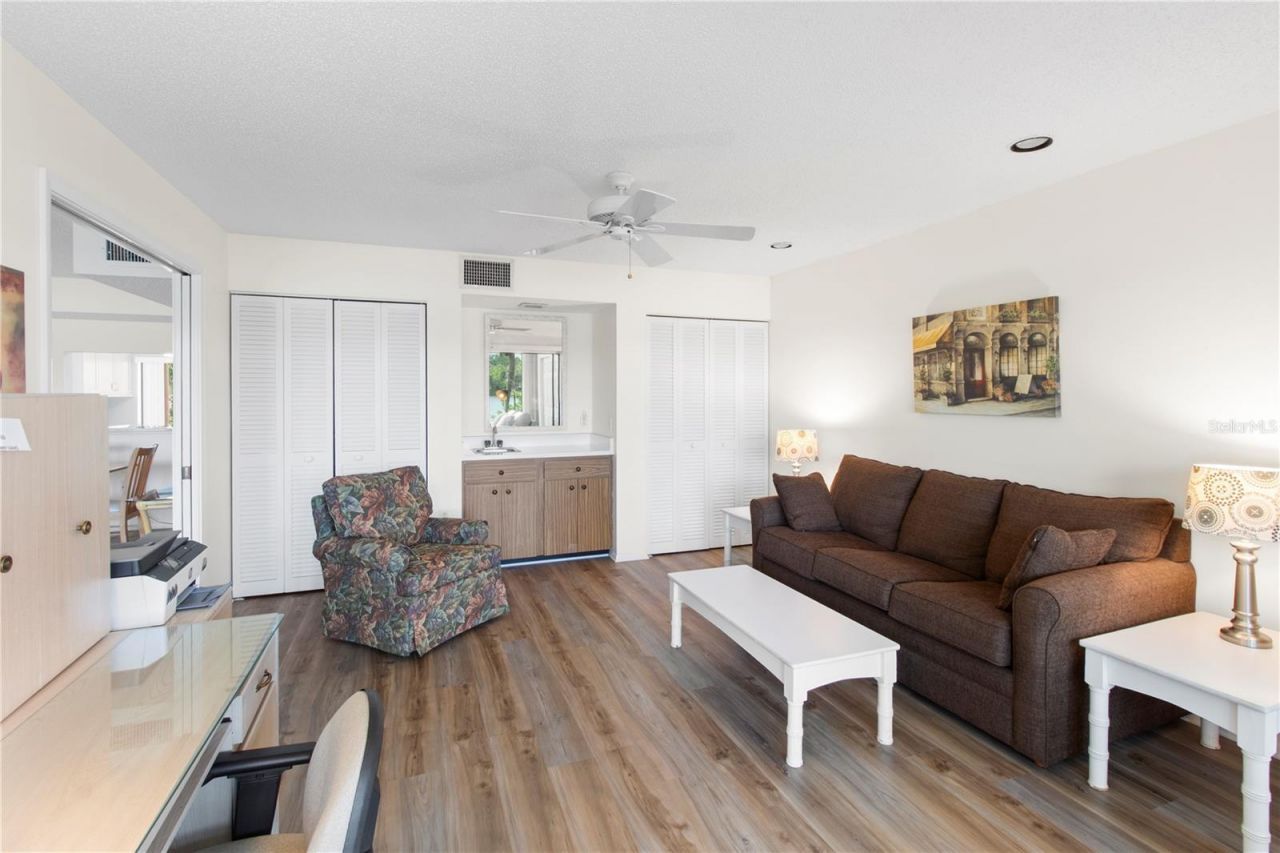220 Lakewood Drive , Bradenton, FL 34210 Photo