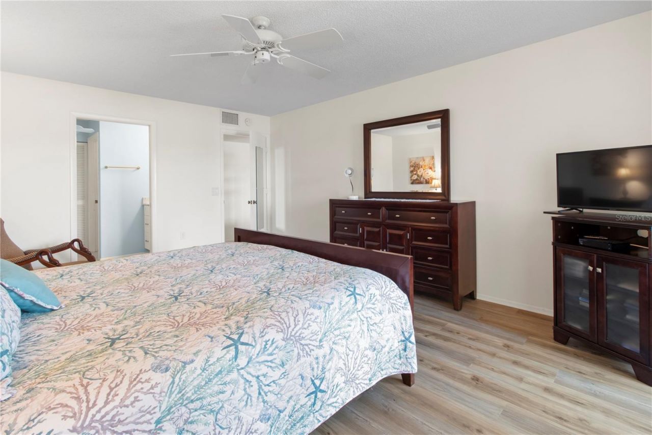 220 Lakewood Drive , Bradenton, FL 34210 Photo