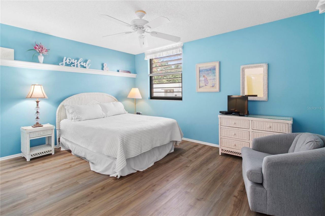 220 Lakewood Drive , Bradenton, FL 34210 Photo
