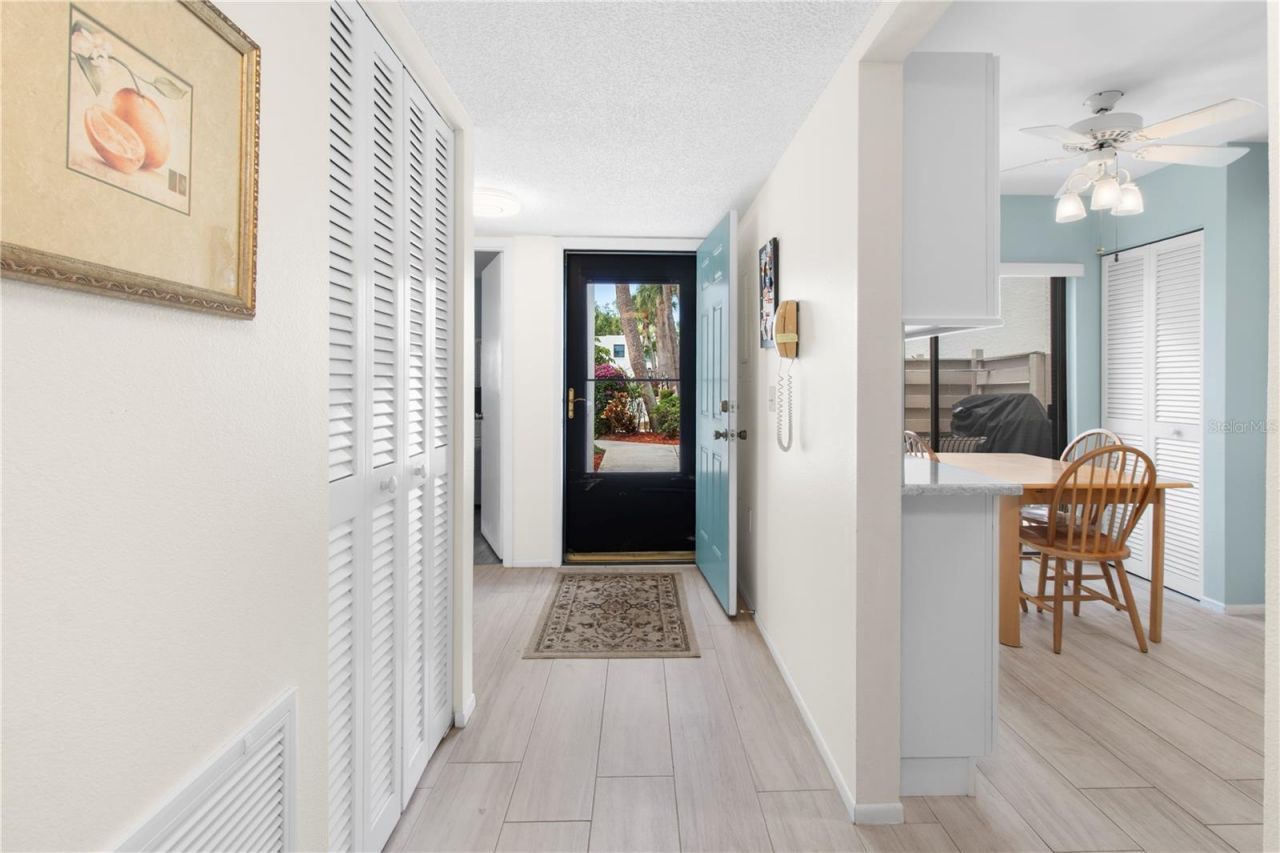 220 Lakewood Drive , Bradenton, FL 34210 Photo