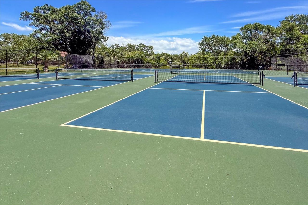 220 Lakewood Drive , Bradenton, FL 34210 Photo