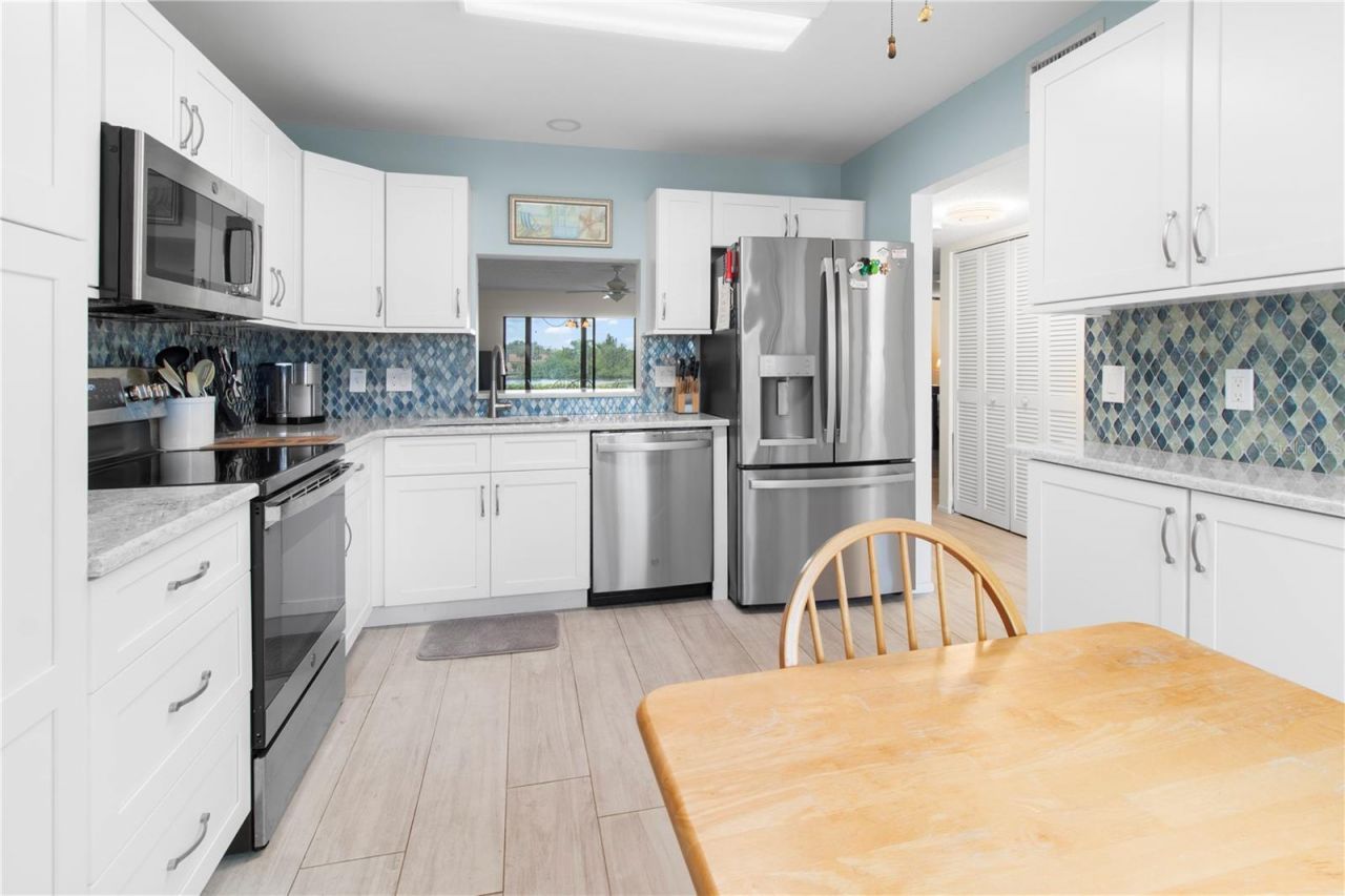 220 Lakewood Drive , Bradenton, FL 34210 Photo