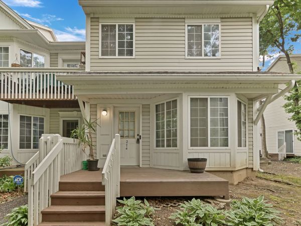 274 W Treehouse Lane , Unit 274, Round Lake, IL 60073