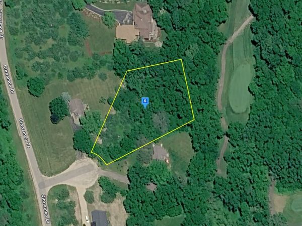 6 Knoll Court , Galena, IL 61036