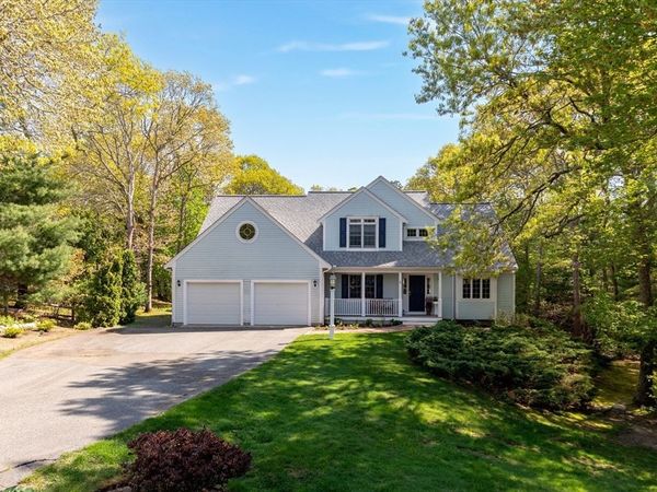 5 Summerwind Ln, Falmouth, MA 02556