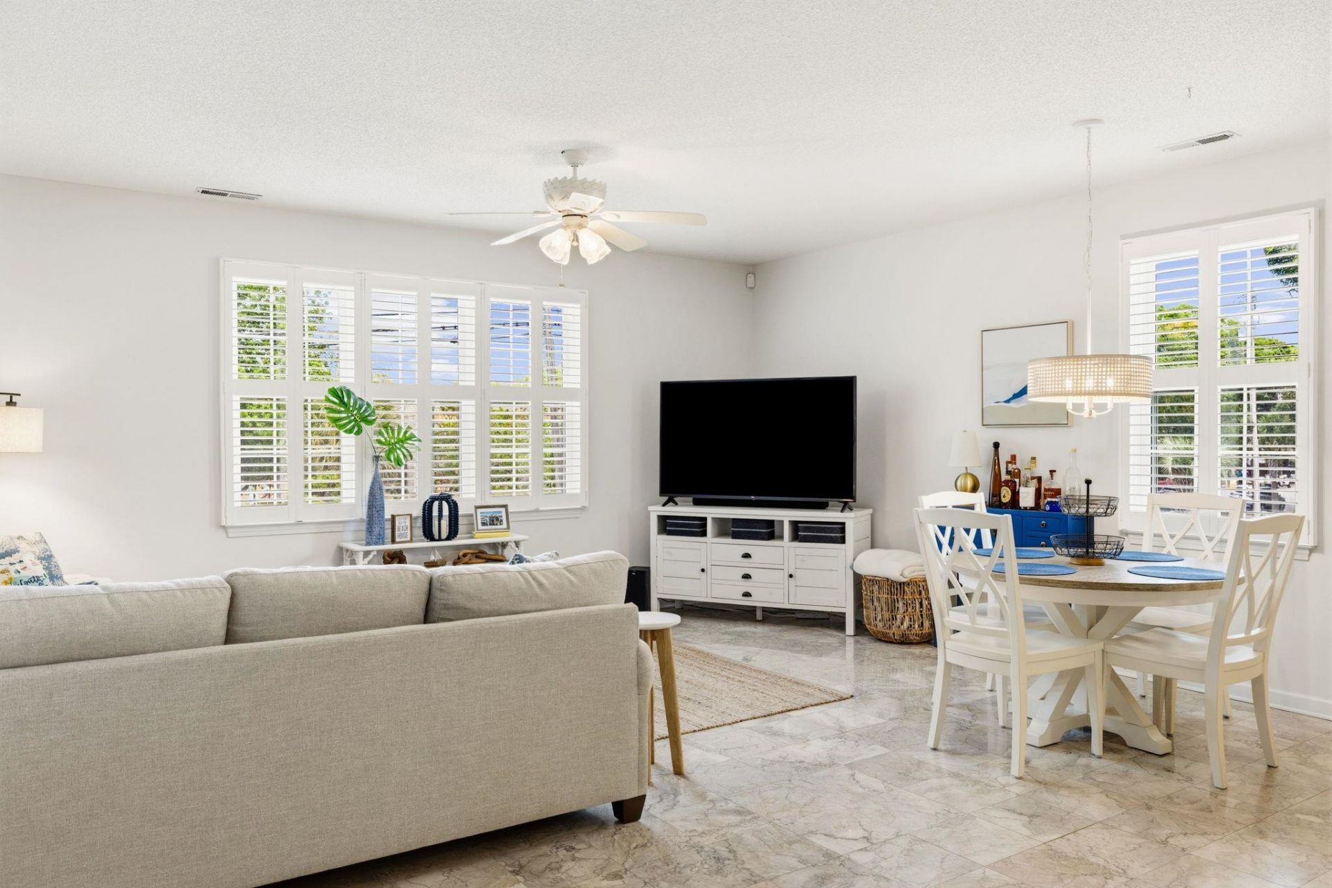 425 Surfside Dr. Photo 8