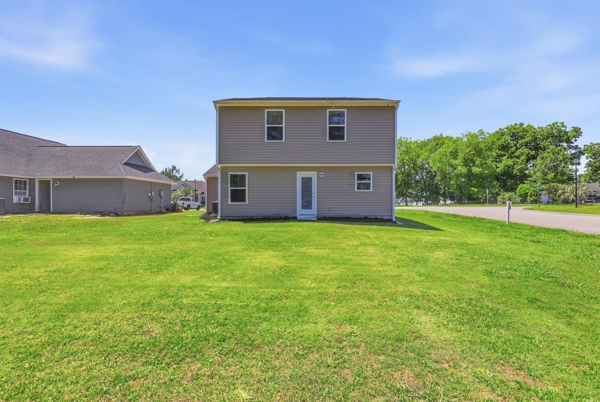 340 Blue Rock Dr. Photo 32