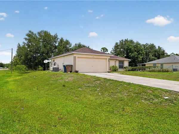 446 Windermere DR , LEHIGH ACRES, FL 33972