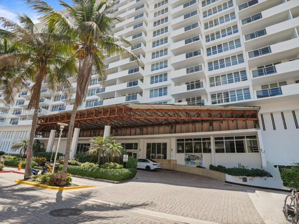 100 Lincoln Rd , Unit 825, Miami Beach, FL 33139
