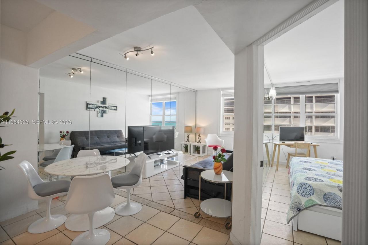 100 Lincoln Rd , Unit 825, Miami Beach, FL 33139 Photo
