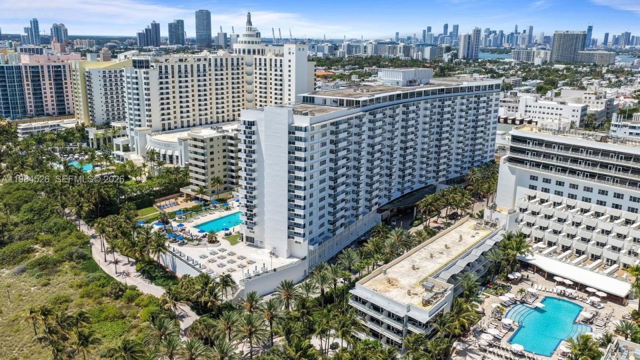 100 Lincoln Rd , Unit 825, Miami Beach, FL 33139 Photo