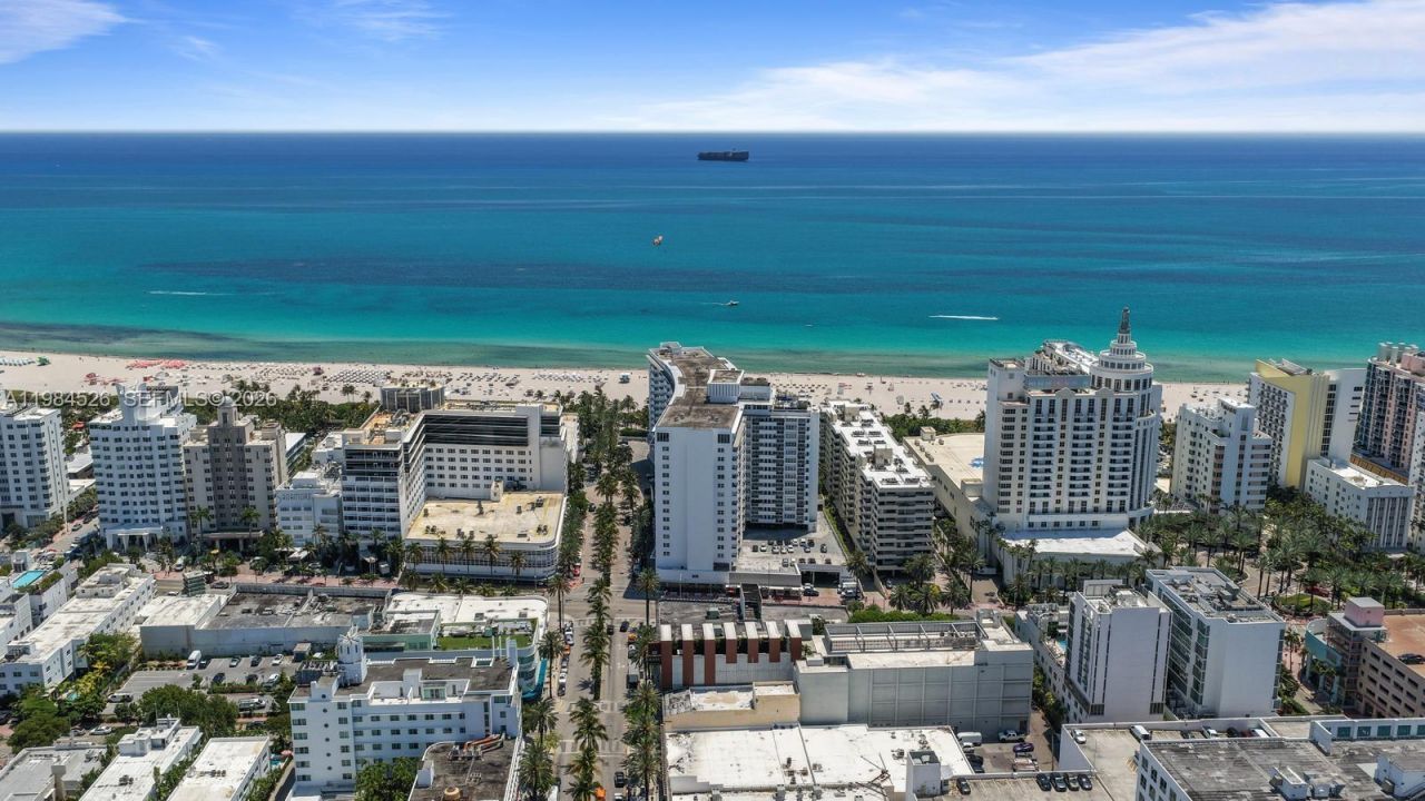 100 Lincoln Rd , Unit 825, Miami Beach, FL 33139 Photo