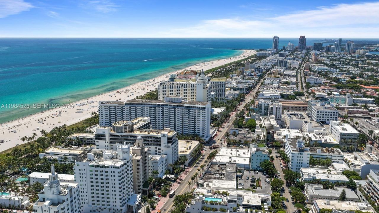 100 Lincoln Rd , Unit 825, Miami Beach, FL 33139 Photo