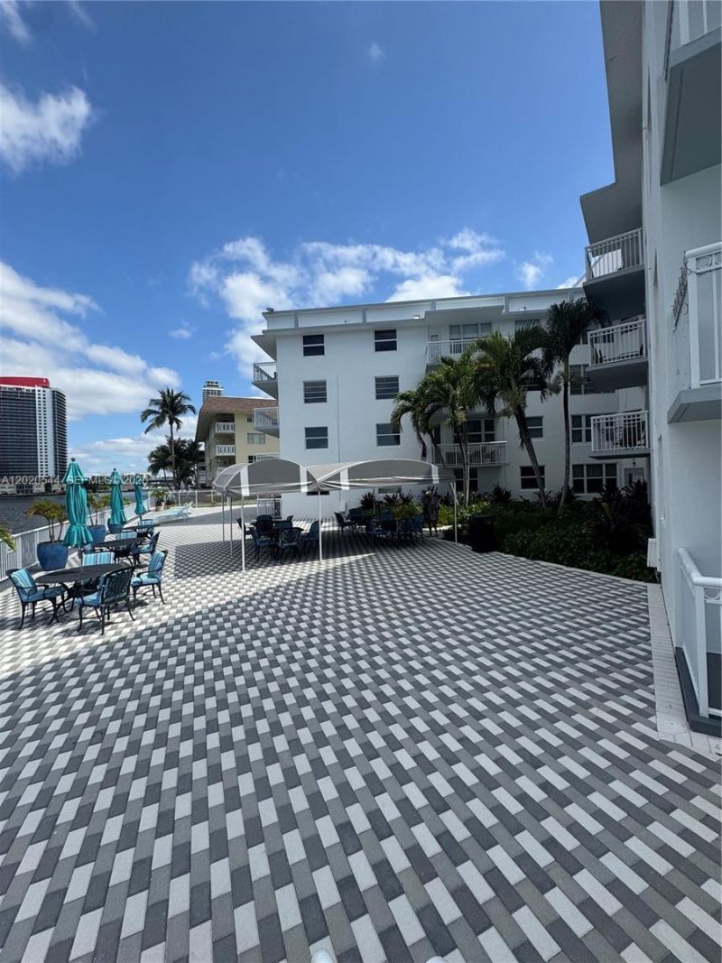 1913 S Ocean Dr , Unit 427, Hallandale Beach, FL 33009 Photo