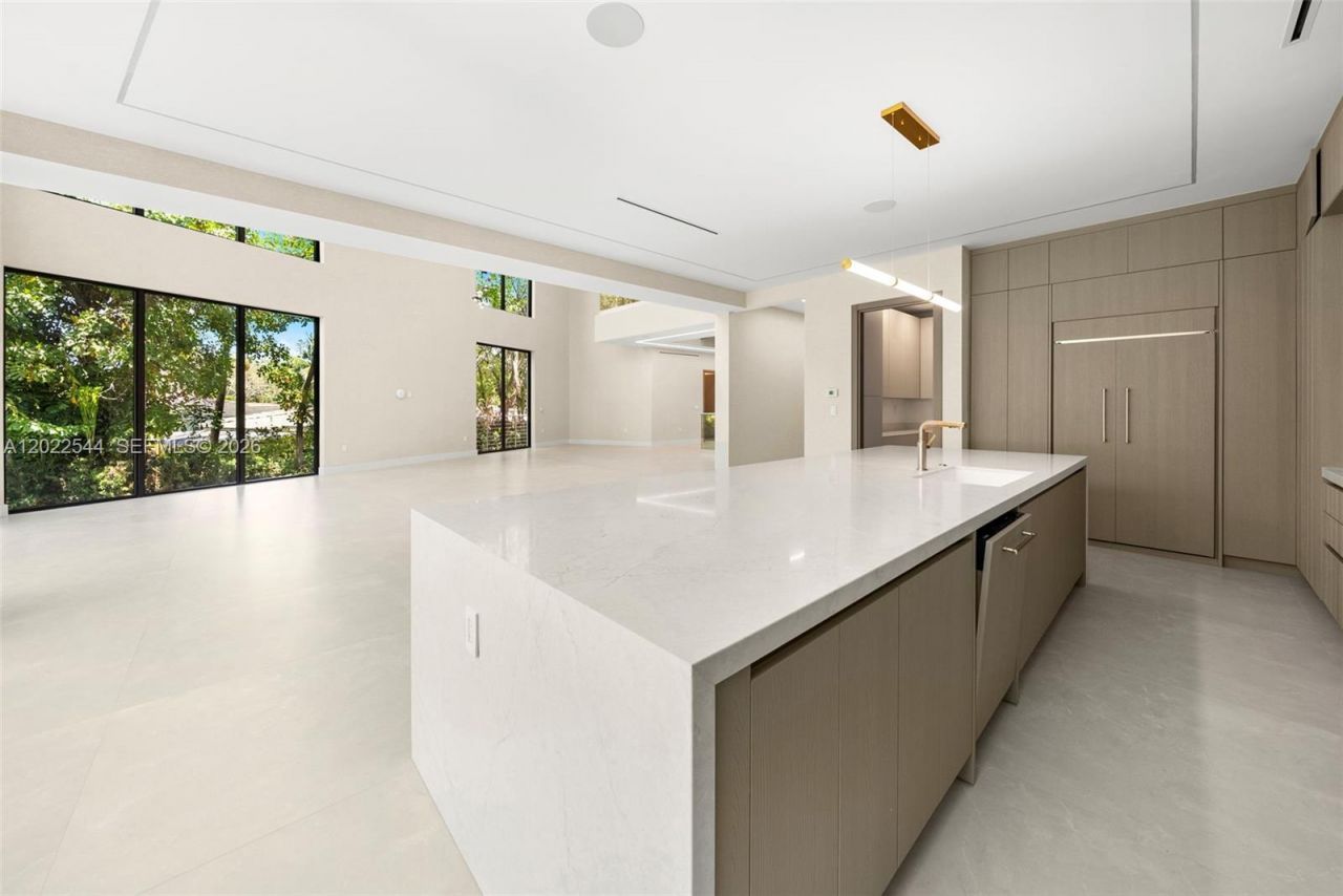 900 NE 75th St , Miami, FL 33138 Photo